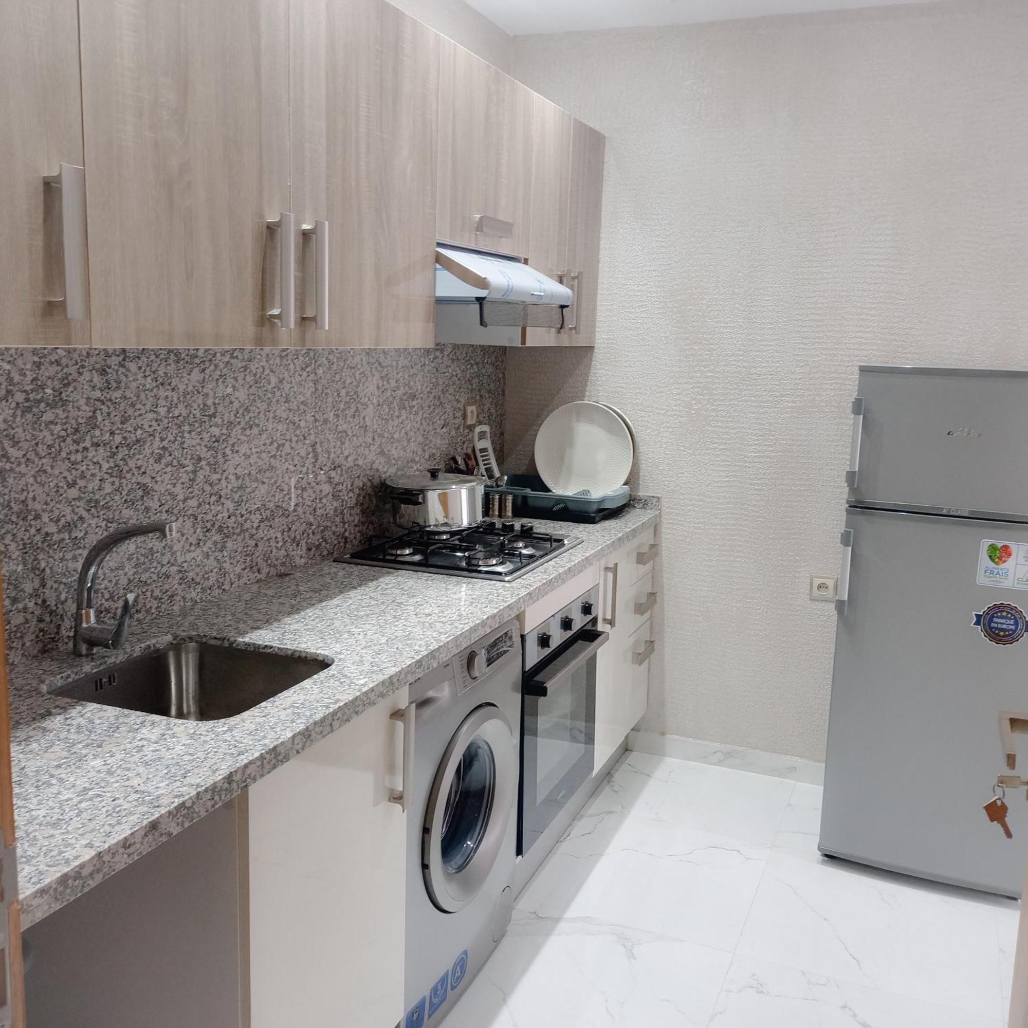 Super Apartement Totalement Neuf Et Climatise A Cote Du Centre Commercial Marjane M2 แทนเจียร์ ภายนอก รูปภาพ