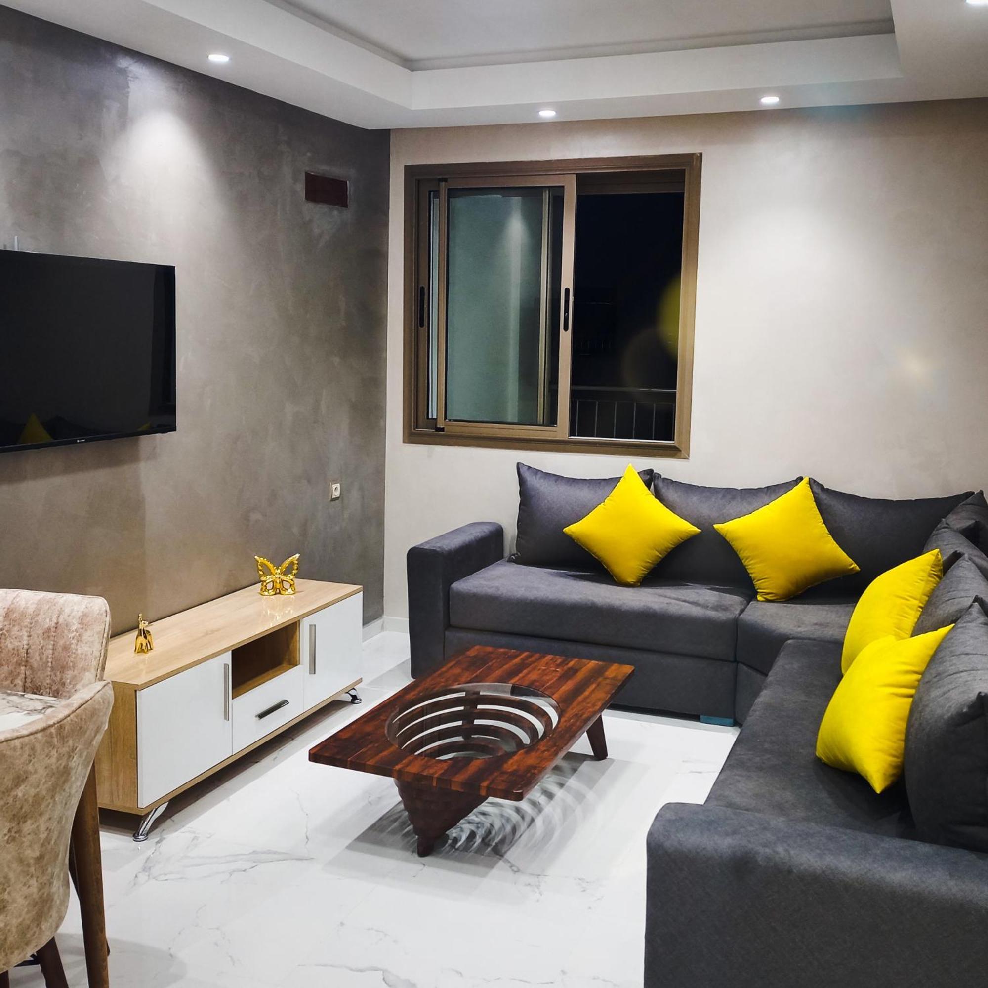 Super Apartement Totalement Neuf Et Climatise A Cote Du Centre Commercial Marjane M2 แทนเจียร์ ภายนอก รูปภาพ