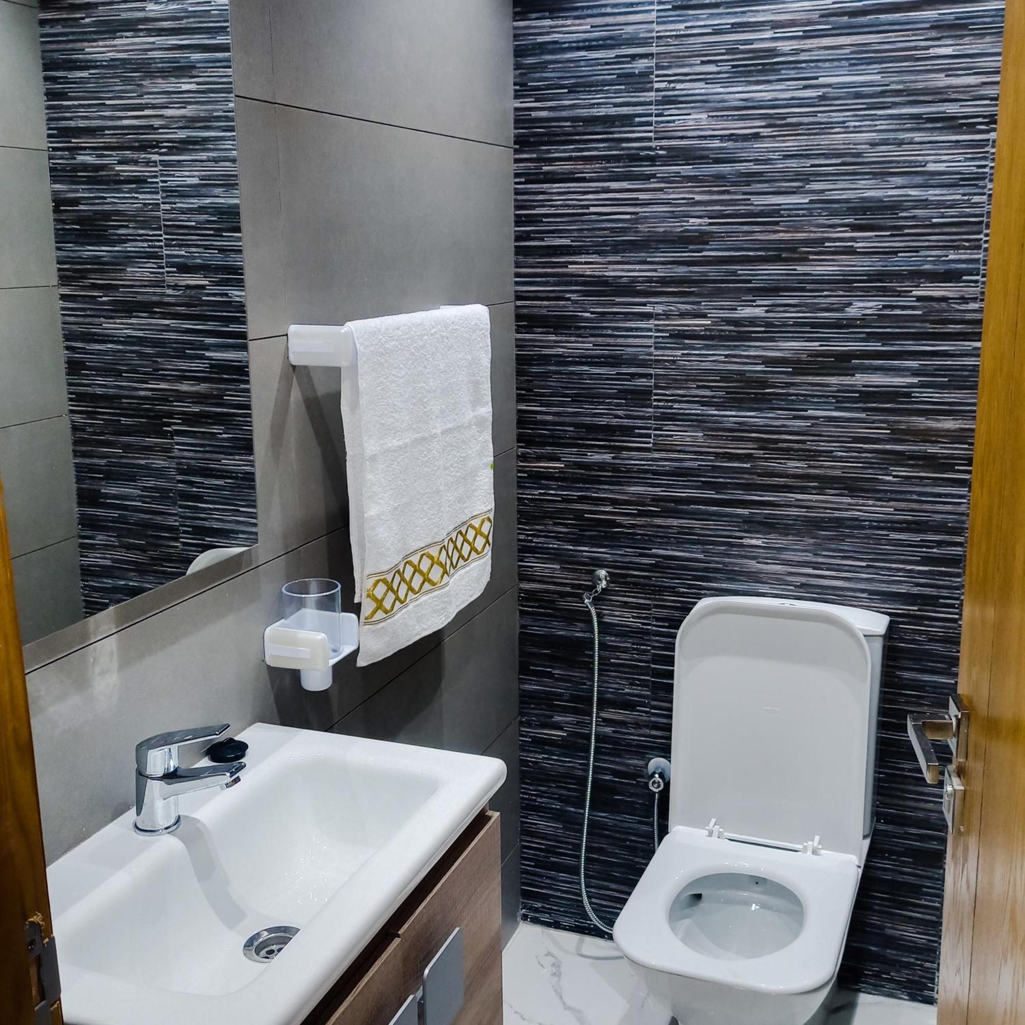 Super Apartement Totalement Neuf Et Climatise A Cote Du Centre Commercial Marjane M2 แทนเจียร์ ภายนอก รูปภาพ